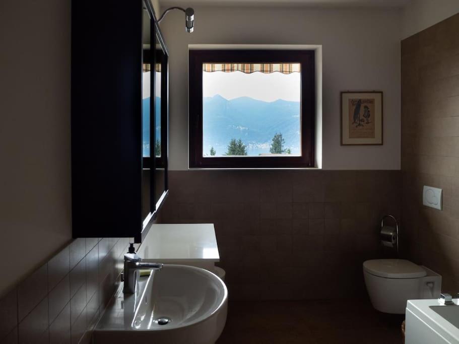 La Tua Villa Sul Lago - Casa Kollegger Luino Exterior photo